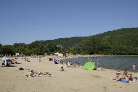 Bungalow charmant à Condrieu avec piscine partagée conviviale - Photo 12