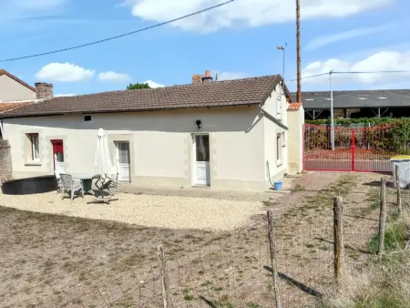 Charmante maison à Mouterre-Silly avec jardin et terrasse - Photo 4