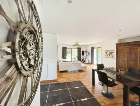 Maison familiale chaleureuse à Saint-Évarzec avec terrasse - Photo 2