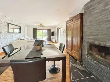 Maison familiale chaleureuse à Saint-Évarzec avec terrasse - Photo 4