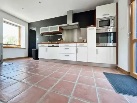 Maison familiale chaleureuse à Saint-Évarzec avec terrasse - Photo 5