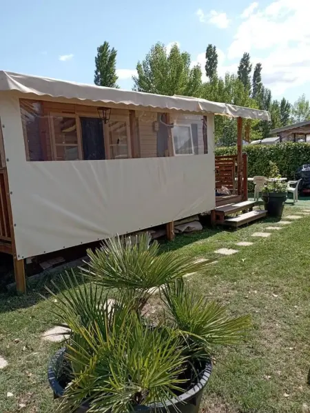 Bungalow confortable à Condrieu avec piscine partagée - Photo 1