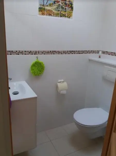 Appartement élégant à Vias avec balcon et jardin - Photo 11