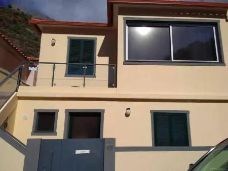 Maison à Estreito da Calheta, Maison au bord de la mer à Estreito - L1064575