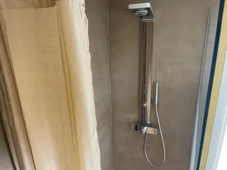 Charmant studio en centre-ville de Charleroi, 75 m² avec terrasse - Photo 5