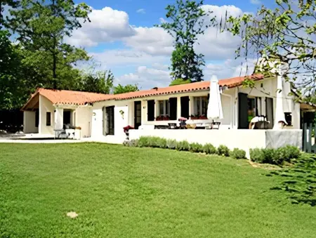 Villa à Écuras, Villa charmante avec sauna à Écuras et piscine partagée - L1064608