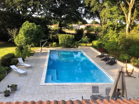 Maison charmante avec piscine privée à Saint-Georges-de-Pointindoux - Photo 1
