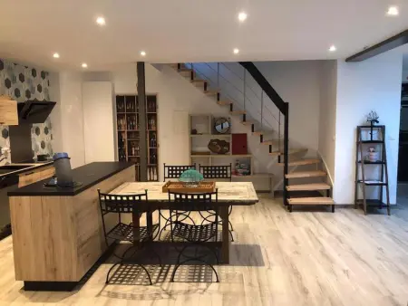 Maison charmante avec piscine privée à Saint-Georges-de-Pointindoux - Photo 2