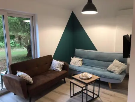 Maison charmante avec piscine privée à Saint-Georges-de-Pointindoux - Photo 3