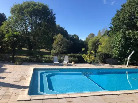 Maison charmante avec piscine privée à Saint-Georges-de-Pointindoux - Photo 19