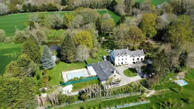 Villa à Béganne, Spacieuse villa avec piscine privée à Béganne - L1064654