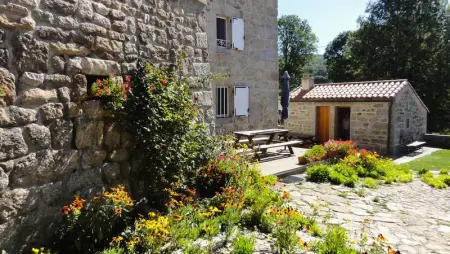 Maison charmante Le Malzieu, jardin, Maison 6 personnes à Le Malzieu Forain - Photo 4