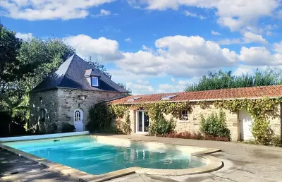 Villa à Ploubezre, Villa spacieuse et piscine privée à Ploubezre - L1064796