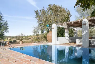 Villa à Valverde de Leganés, Villa confortable avec vue sur les montagnes - Valverde de Leganés - L1064820