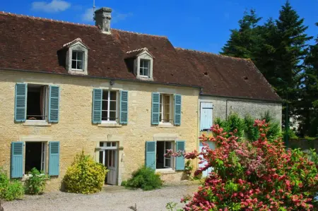 Maison à Ri, Maison charmante à Ri avec jardin et terrasse - L1064894