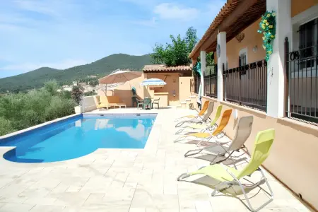 Villa à Callas, Villa élégante à Callas avec piscine privée - L1065009