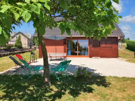 Chalet à Darazac, Chalet chaleureux à Darazac avec jardin de 60 m² - L1065067