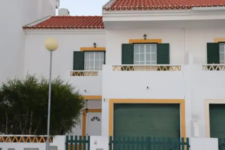 Appartement à Grândola, Charmante maison avec cheminée à Grândola, 142 m², Internet inclus - L1065068