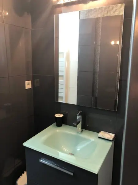 Appartement moderne aux Saintes-Maries-de-la-Mer avec terrasse. - Photo 9