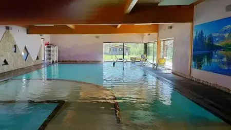 Chalet cosy à Ranspach dans un camping avec piscine partagée - Photo 1