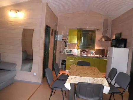 Chalet cosy à Ranspach dans un camping avec piscine partagée - Photo 3