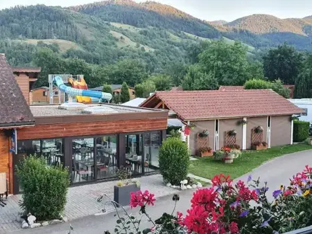 Chalet cosy à Ranspach dans un camping avec piscine partagée - Photo 10