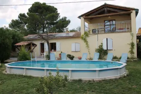 Villa à Villeneuve lès Avignon, Villa spacieuse à Villeneuve-lès-Avignon avec piscine privée - L1065244