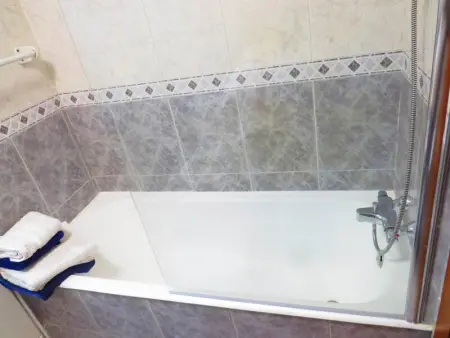 Villa élégante à Porto avec piscine et jacuzzi - Photo 7