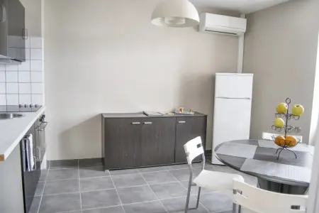 Appartement spacieux à Carcassonne 48 m² avec parking - Photo 2