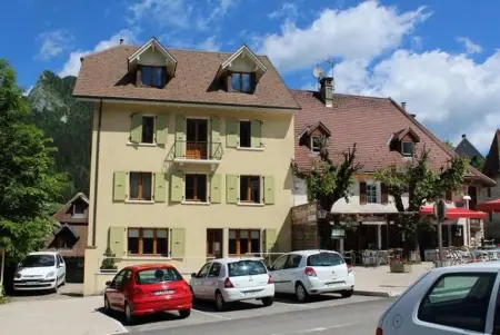 Appartement à Saint Pierre de Chartreuse, Appartement confortable à Saint-Pierre 80 m² vue montagne - L1065374