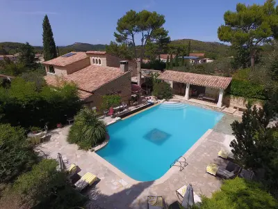 Villa à Orgon, Villa élégante près d'Orgon avec piscine privée - L1065395