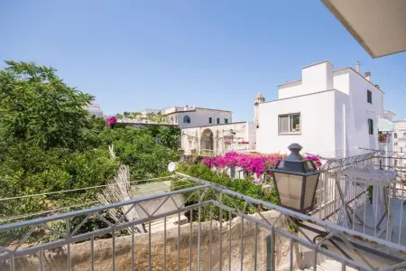 Appartement charmant à Vieste avec balcon et vue sur jardin - Photo 4