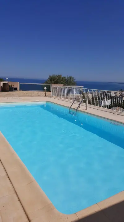 Appartement à Bastia, Appartement Vue Mer à Bastia, terrasse et piscine privée. - L1065399