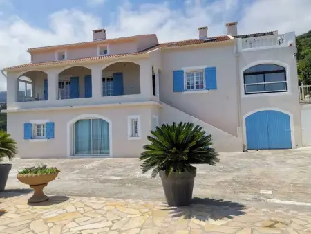 Appartement Vue Mer à Bastia, terrasse et piscine privée. - Photo 1