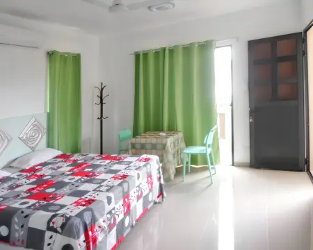 Studio cosy à Trou-aux-Biches 35 m² avec balcon joli jardin - Photo 5