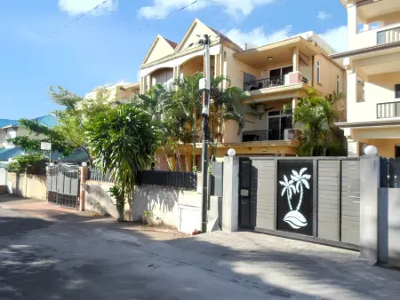 Studio cosy à Trou-aux-Biches 35 m² avec balcon joli jardin - Photo 13