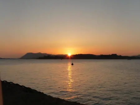 Appartement cosy à Toulon avec vue sur la mer - 80 m² - Photo 10