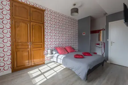 Maison accueillante à Mouterre-Silly avec jardin et cheminée - Photo 3