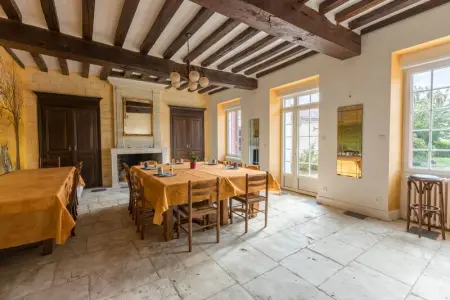 Maison accueillante à Mouterre-Silly avec jardin et cheminée - Photo 4