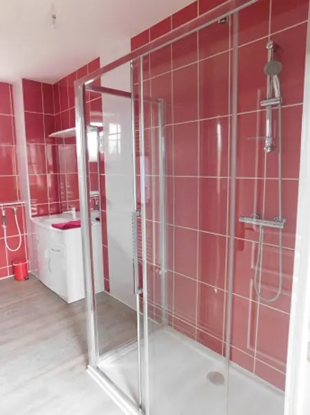 Maison accueillante à Mouterre-Silly avec jardin et cheminée - Photo 7