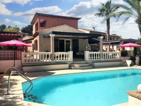 Villa à Villeneuve Loubet, Villa splendide à Villeneuve-Loubet avec piscine privée - L1065509