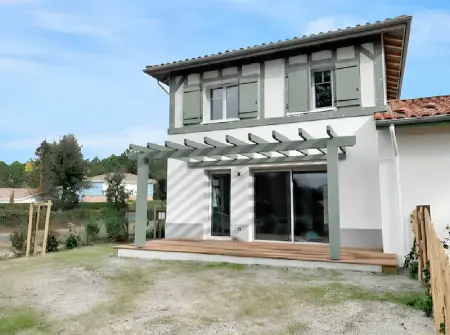 Maison à Moliets et Maa, Maison élégante à Moliets-et-Maa avec jardin clos et terrasse - L1065518