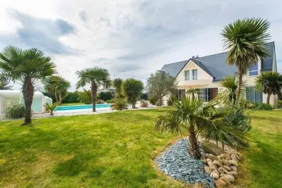 Villa à Plouharnel, Villa spacieuse à Plouharnel avec piscine et jacuzzi - L1065534