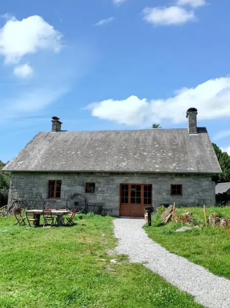 Maison à Chaumeil, Maison authentique en granit - Chaumeil - Cheminée - L1065543