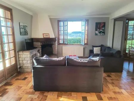 Maison chaleureuse à Langogne avec vue sur montagne - Photo 12