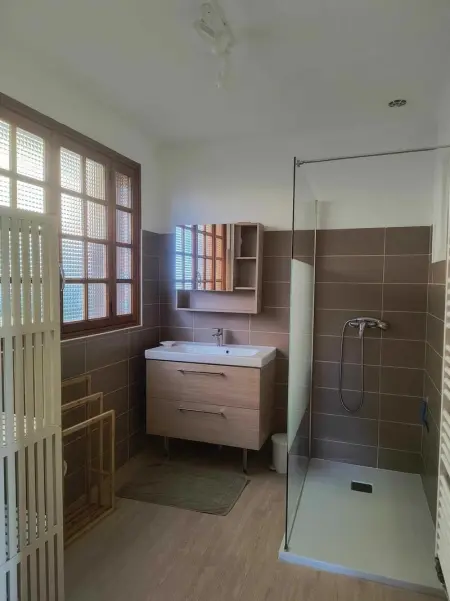 Maison chaleureuse à Langogne avec vue sur montagne - Photo 14