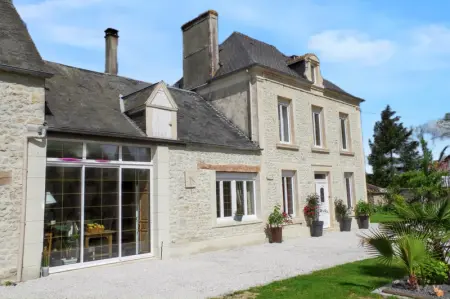 Maison confortable à Saint-Germain-du-Pert avec piscine privée - Photo 14