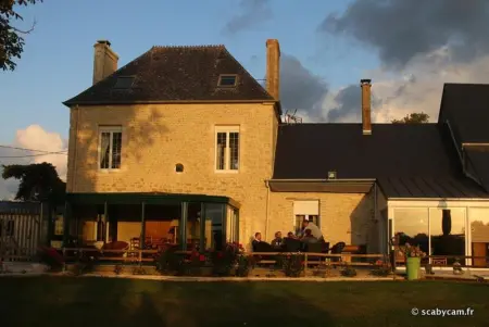 Maison confortable à Saint-Germain-du-Pert avec piscine privée - Photo 27