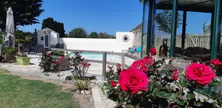 Maison confortable à Saint-Germain-du-Pert avec piscine privée - Photo 30