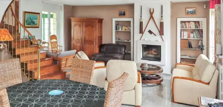 Maison confortable à Saint-Germain-du-Pert avec piscine privée - Photo 35